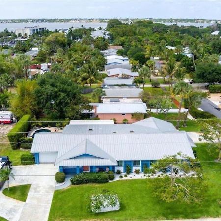 Blue Heaven In The Heart Of Stuart Heat Salt Pool Villa Exterior photo